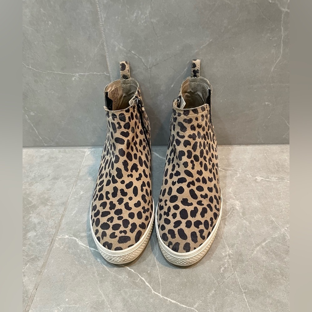 Caslon Cnaidy Lea Leopard Print Chelsie Zip Boots